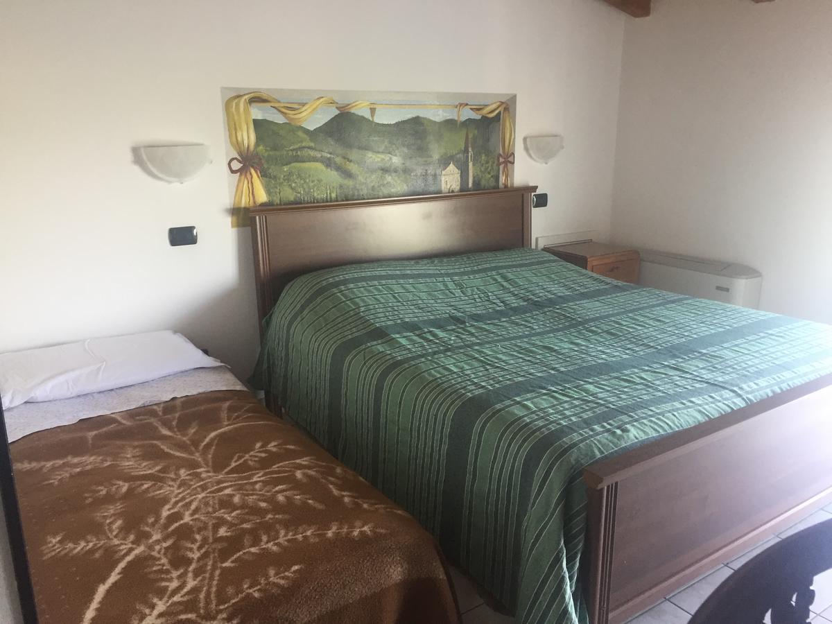 Agriturismo La Roccia Villa Vo Luaran gambar