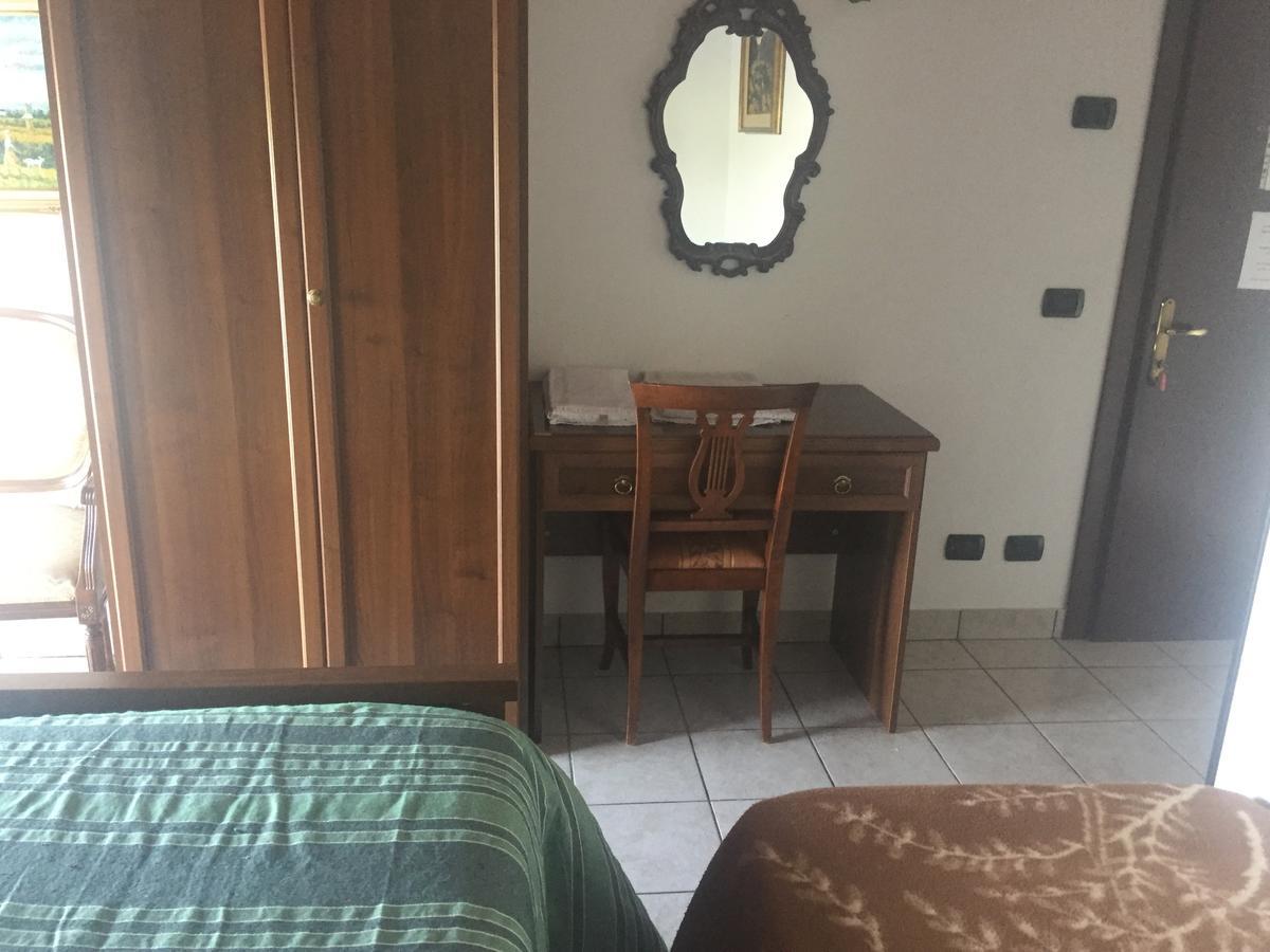 Agriturismo La Roccia Villa Vo Luaran gambar